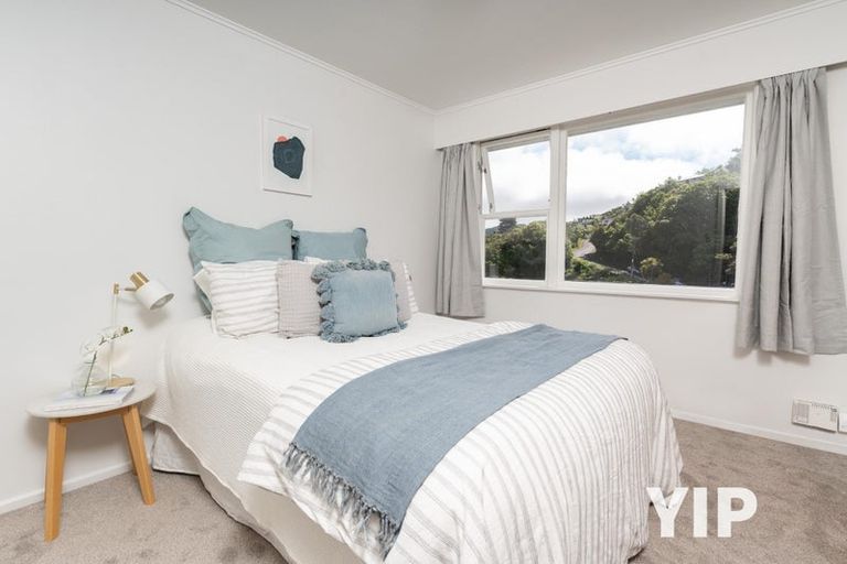 Photo of property in 114 Newlands Road, Newlands, Wellington, 6037