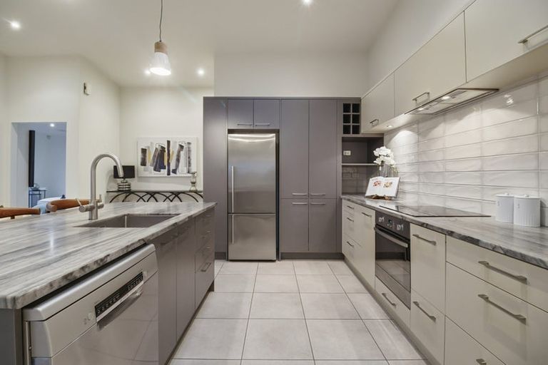 Photo of property in 48 Aurea Avenue, Pakuranga, Auckland, 2010