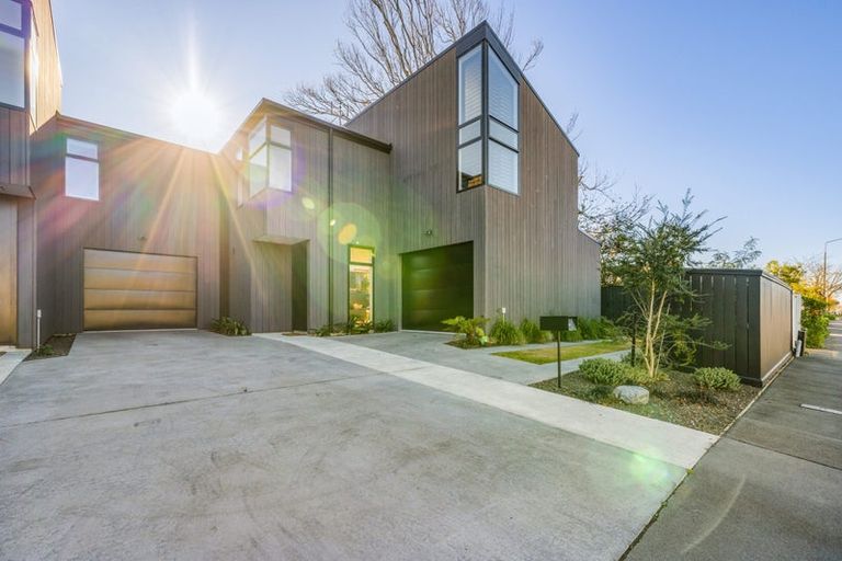 Photo of property in 93 Innes Road, St Albans, Christchurch, 8052