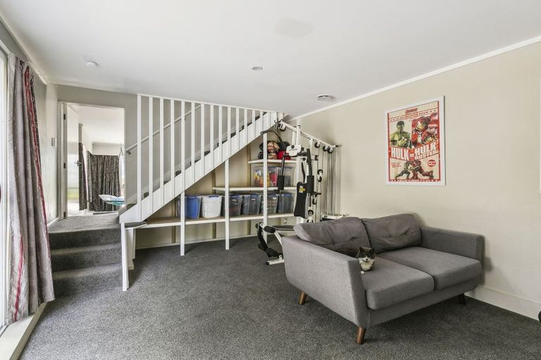 Photo of property in 30 Lupin Terrace, Tawa, Wellington, 5028