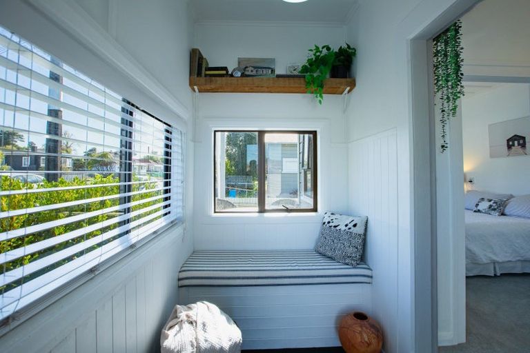 Photo of property in 13 Waverley Street, Waipawa, 4210