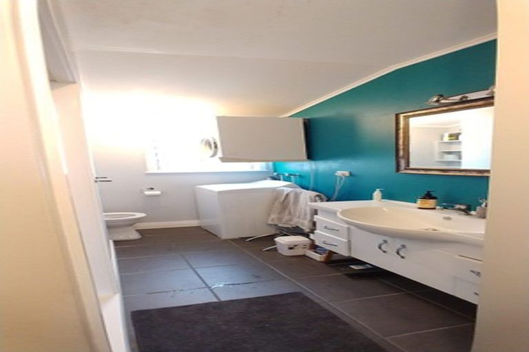 Photo of property in 82 Majoribanks Street, Mount Victoria, Wellington, 6011