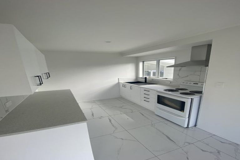 Photo of property in 80 Borich Road, Sunnyvale, Auckland, 0612