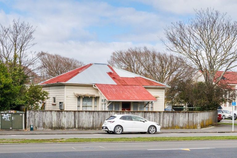 Photo of property in 1 Ranfurly Street, Palmerston North, 4410