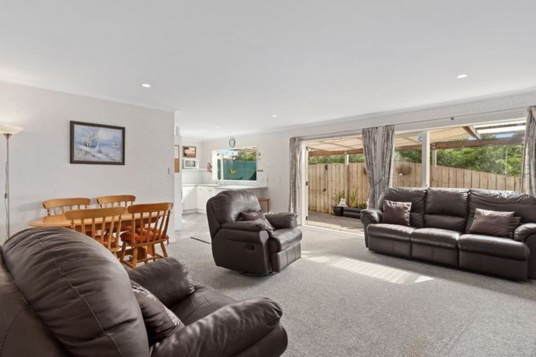 Photo of property in 24b Palmgreen Court, Stanmore Bay, Whangaparaoa, 0932