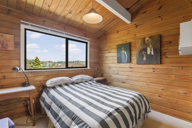 Photo of property in 22 Kathy Terrace, Stanmore Bay, Whangaparaoa, 0932