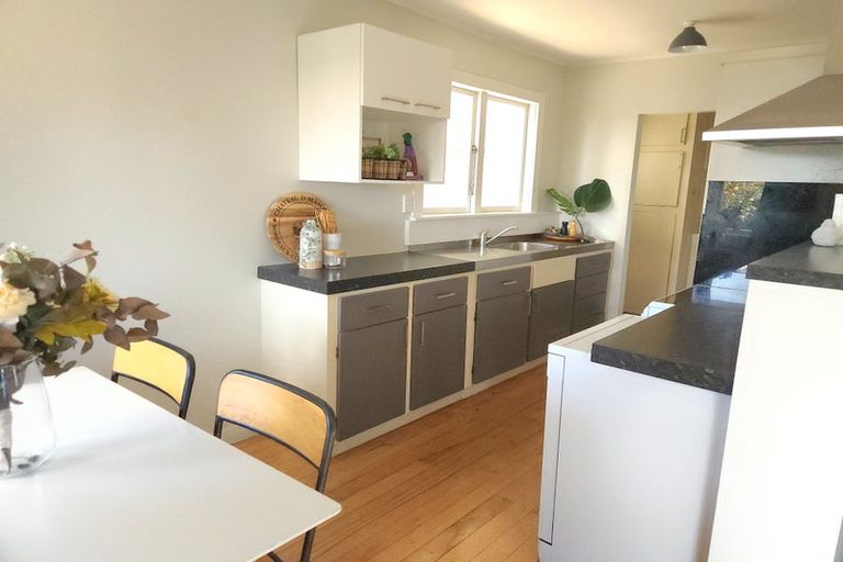 Photo of property in 14 Shanly Street, Waipawa, 4210