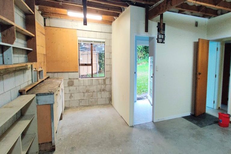 Photo of property in 41 Miltonia Avenue, Te Atatu South, Auckland, 0610