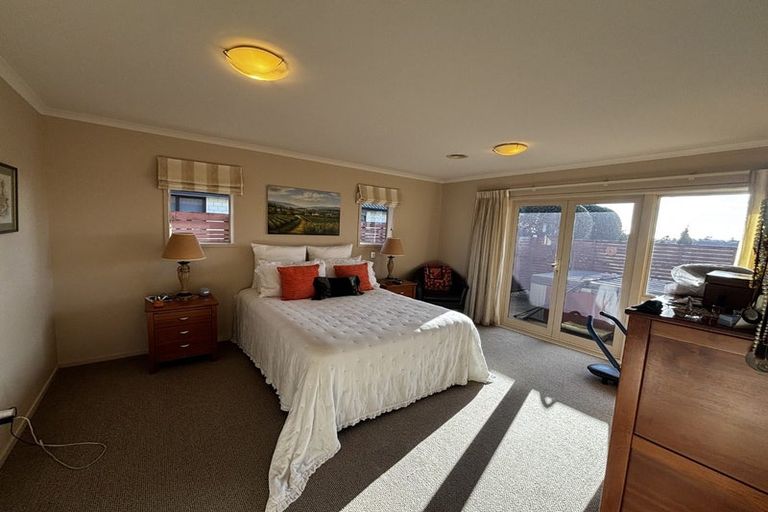 Photo of property in 58 Karamea Street, Whalers Gate, New Plymouth, 4310