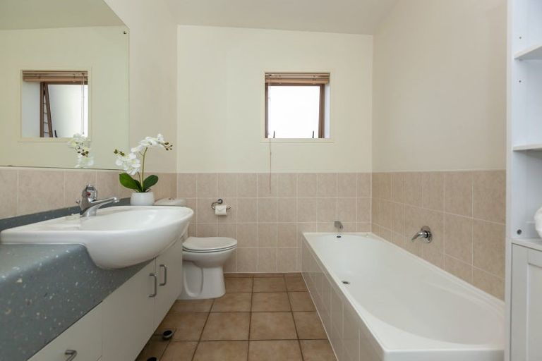 Photo of property in 13/1 Marine Parade, Paraparaumu Beach, Paraparaumu, 5032