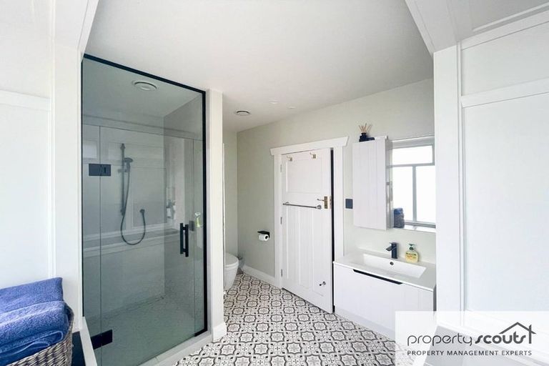 Photo of property in 193 Carrington Street, Lower Vogeltown, New Plymouth, 4310