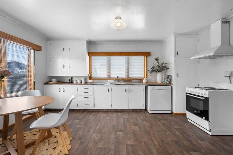 Photo of property in 256 Kennedy Road, Onekawa, Napier, 4110