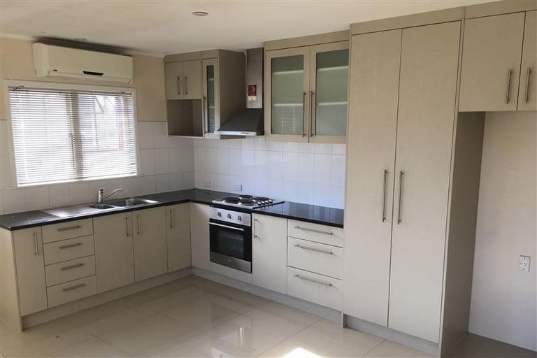 Photo of property in 17 Friesian Drive, Mangere, Auckland, 2022