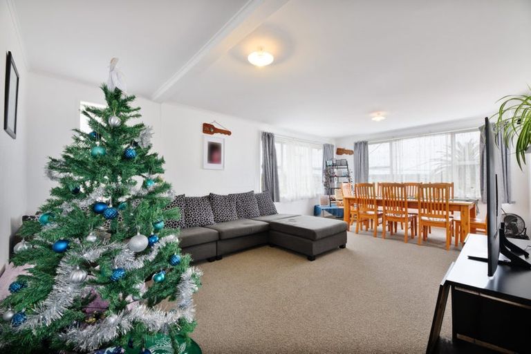 Photo of property in 3 Statesman Street, Henderson, Auckland, 0612