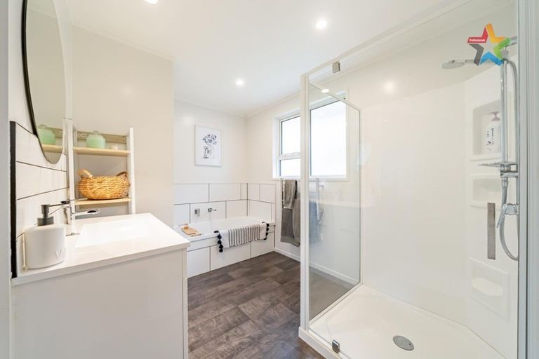 Photo of property in 38 Waipounamu Drive, Kelson, Lower Hutt, 5010