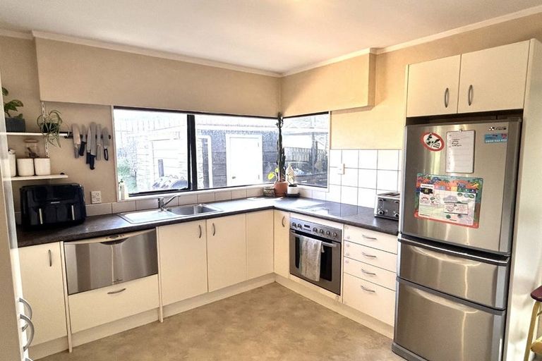 Photo of property in 32 Weggery Drive, Waikanae Beach, Waikanae, 5036