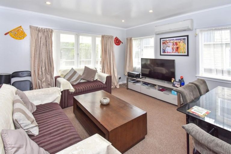 Photo of property in 1/52 Takanini Road, Takanini, 2112