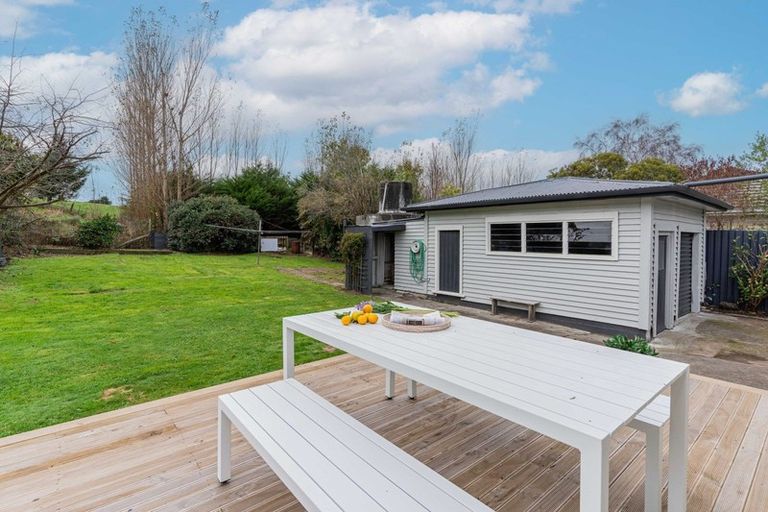 Photo of property in 2979 Cheltenham Hunterville Road, Cheltenham, Feilding, 4777