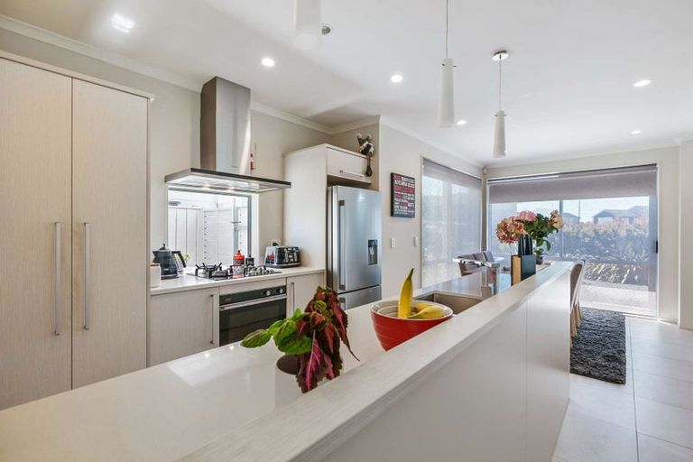 Photo of property in 5 Costa Viva Crescent, Karaka, Papakura, 2113