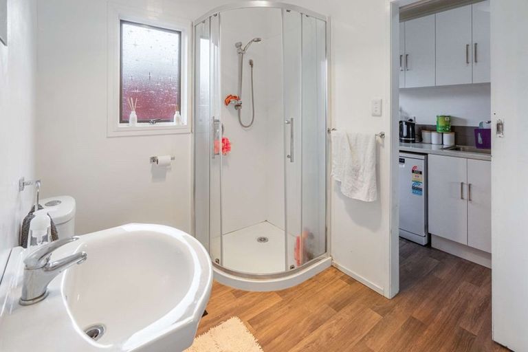 Photo of property in 66unit Robinson Avenue, Holdens Bay, Rotorua, 3010