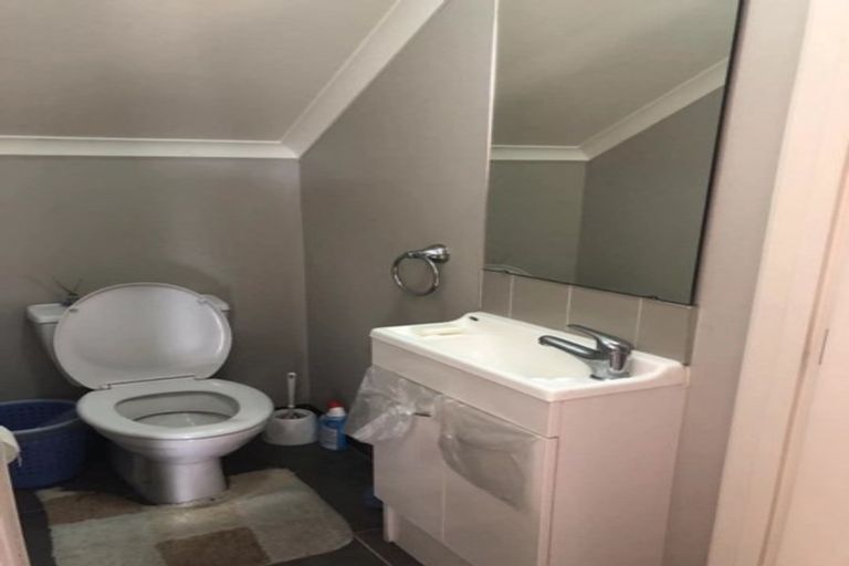 Photo of property in 141 Fernhill Way, Oteha, Auckland, 0632