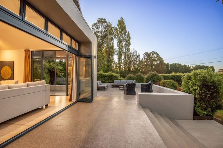 Photo of property in 105 Gladstone Road, Dalmore, Dunedin, 9010