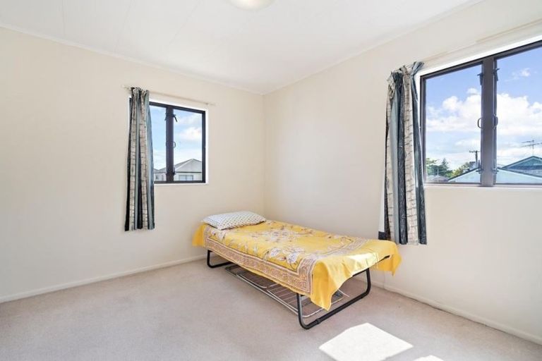 Photo of property in 2/77 Fitzroy Street, Papatoetoe, Auckland, 2104