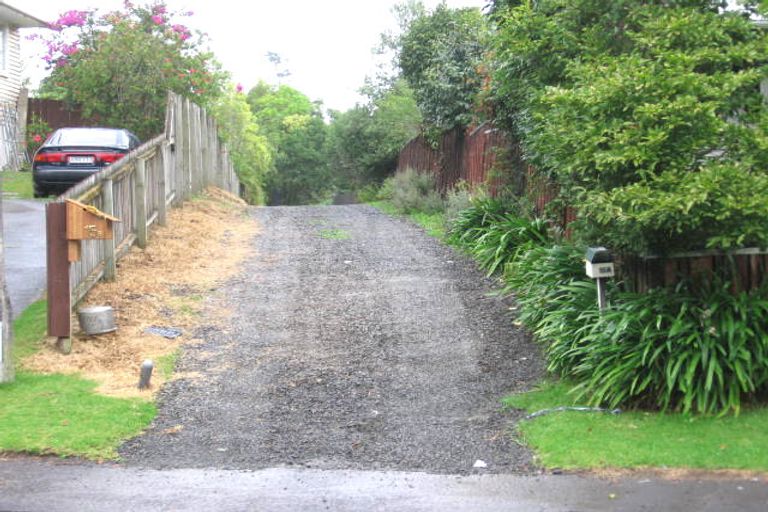 Photo of property in 15b Lucinda Place, Glen Eden, Auckland, 0602