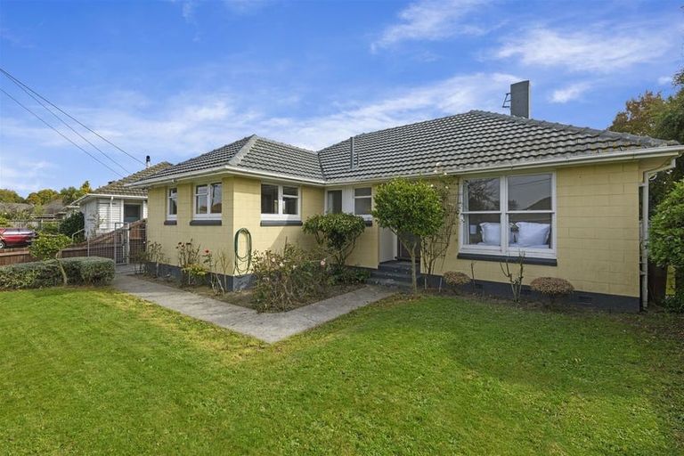 Photo of property in 53 Flay Crescent, Burnside, Christchurch, 8053