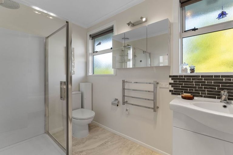 Photo of property in 15 Kurupae Road, Hilltop, Taupo, 3330