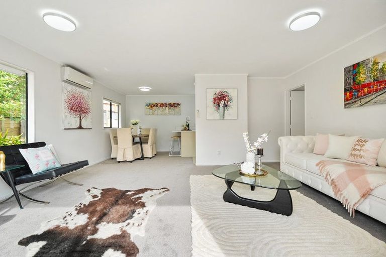 Photo of property in 2/38 Waverley Avenue, Glenfield, Auckland, 0629