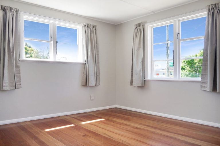 Photo of property in 13-15 Gillespie Street, Taita, Lower Hutt, 5011