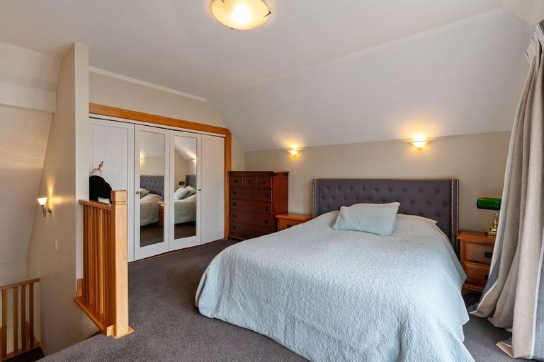 Photo of property in 210 Oriental Parade, Oriental Bay, Wellington, 6011