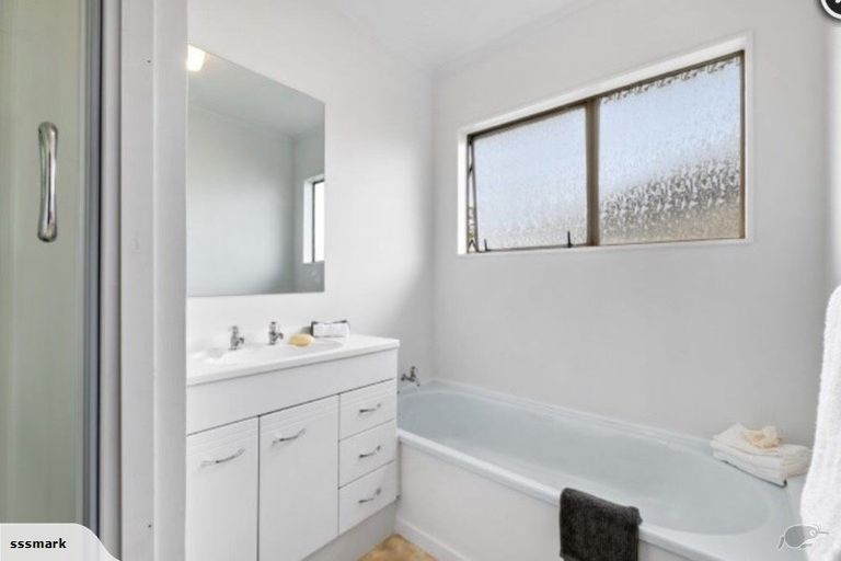 Photo of property in 47a Hatton Road, Orewa, 0931