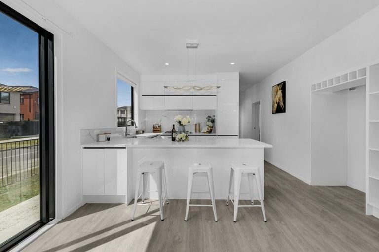 Photo of property in 9 Skanda Crescent, Flat Bush, Auckland, 2019