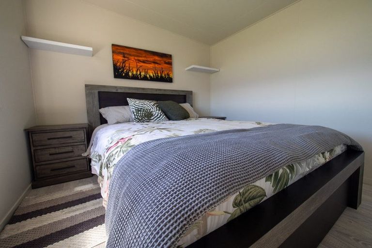 Photo of property in 19 Monkey Island Road, Orepuki, Riverton, 9881