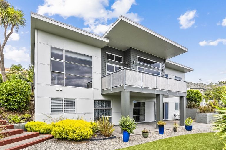 Photo of property in 12 Millennium Hill, Paraparaumu, 5032