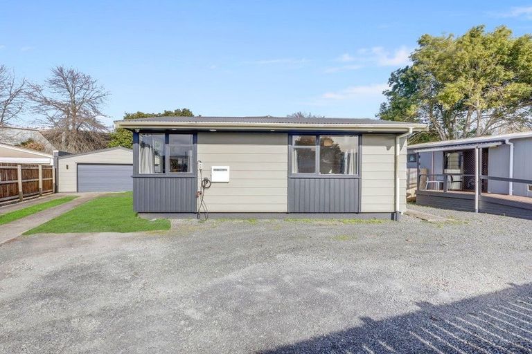 Photo of property in 43 Oakfield Crescent, Pukete, Hamilton, 3200