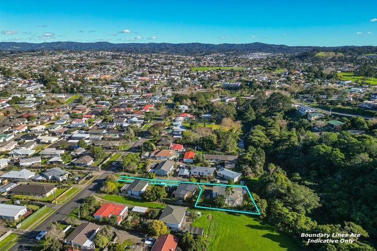 Photo of property in 26 Woodside Road, Massey, Auckland, 0614