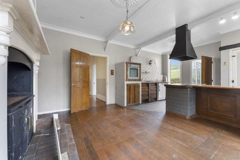 Photo of property in 55 Tarata Road, Inglewood, 4387