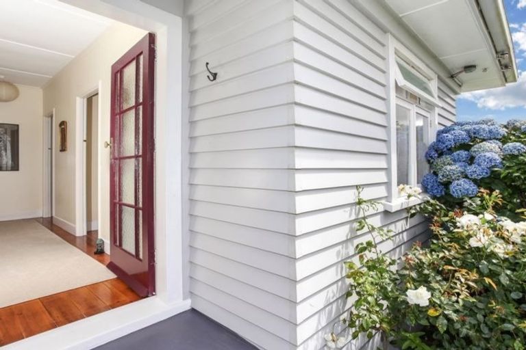 Photo of property in 6 Owens Road, Waiuku, 2123