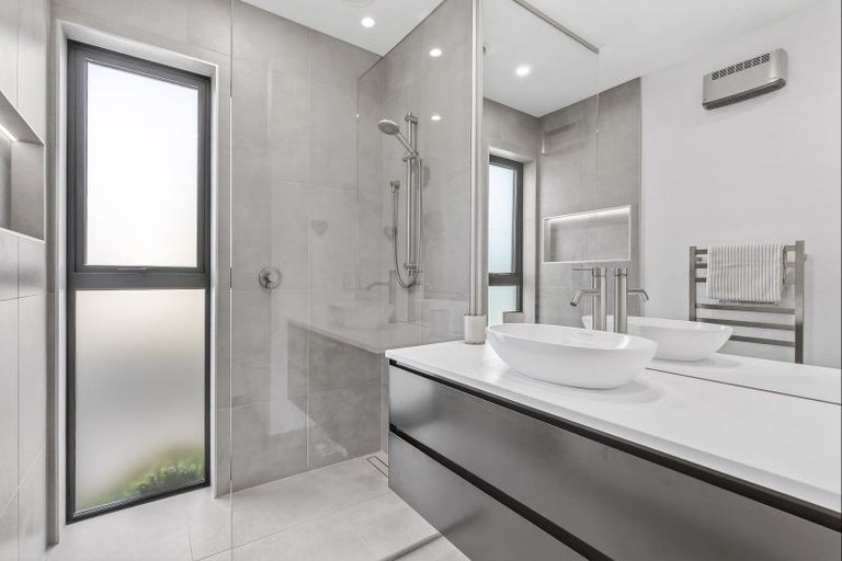 Photo of property in 10a Kinross Lane, Jacks Point, Queenstown, 9371