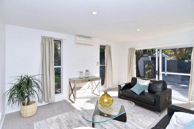 Photo of property in 2/21 Wyatt Place, Russley, Christchurch, 8042