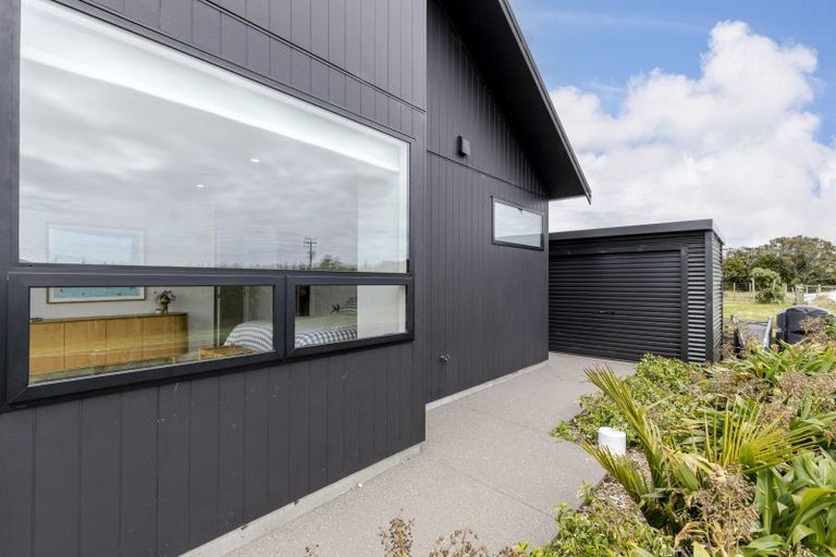 Photo of property in 589 Kent Road, Korito, New Plymouth, 4371