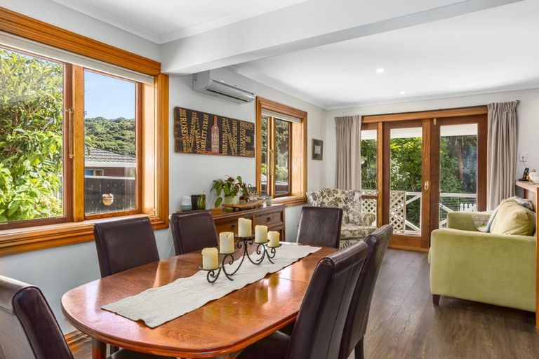 Photo of property in 28 Observatory Close, Whitby, Porirua, 5024