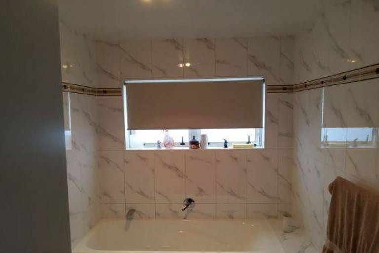 Photo of property in 9a Holland Street, Pukekohe, 2120