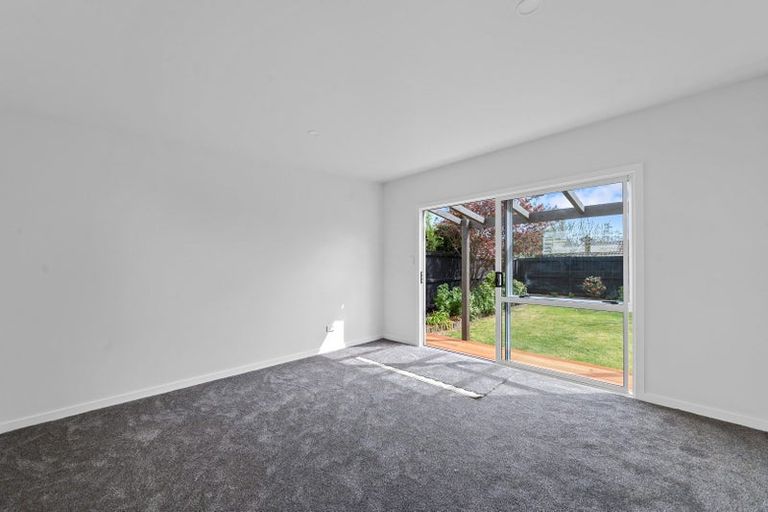 Photo of property in 17 Roberts Road, Hei Hei, Christchurch, 8042