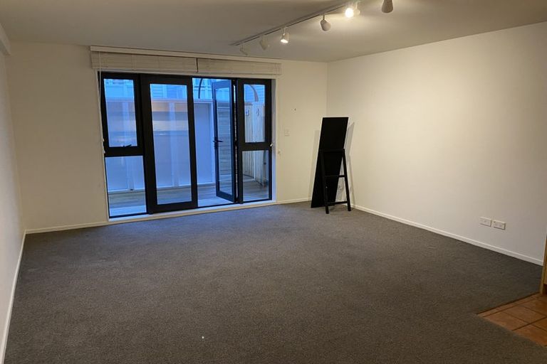Photo of property in Pirie Street Townhouses, 35u3 Pirie Street, Mount Victoria, Wellington, 6011