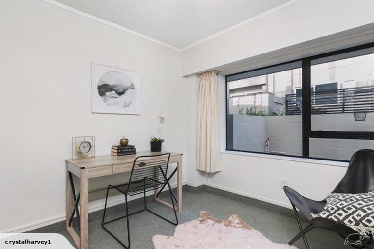 Photo of property in 22 The Mall, Mount Maunganui, 3116