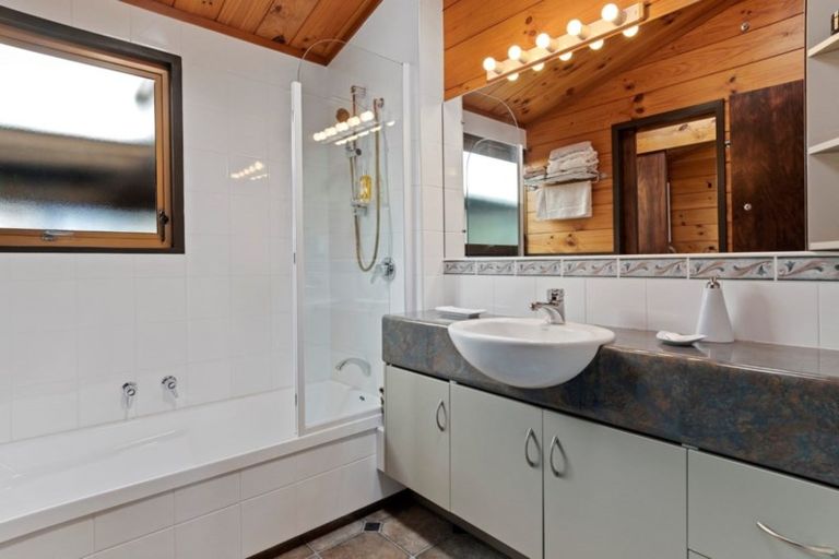 Photo of property in 25 Linklater Avenue, Bellevue, Tauranga, 3110